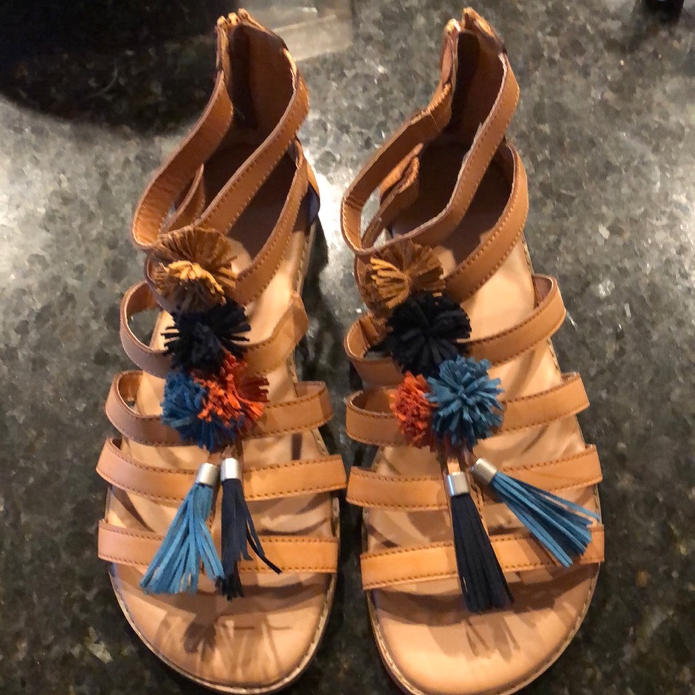 11 W sandals 🧡